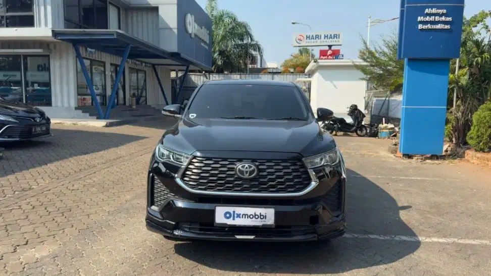 Toyota Kijang Innova 2.0 Zenix V CVT Bensin-AT 2023