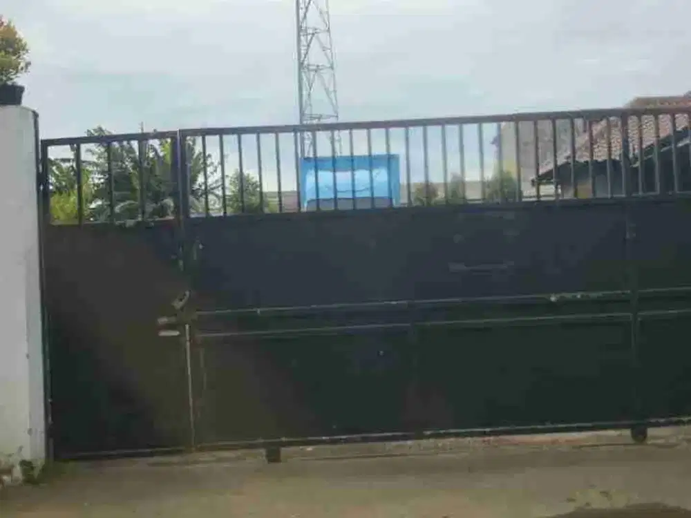 Disewakan Rumah Tanah Luas Bisa Untuk Gudang Dan Usaha Dekat Stasiun Cisauk Serpong Tangerang