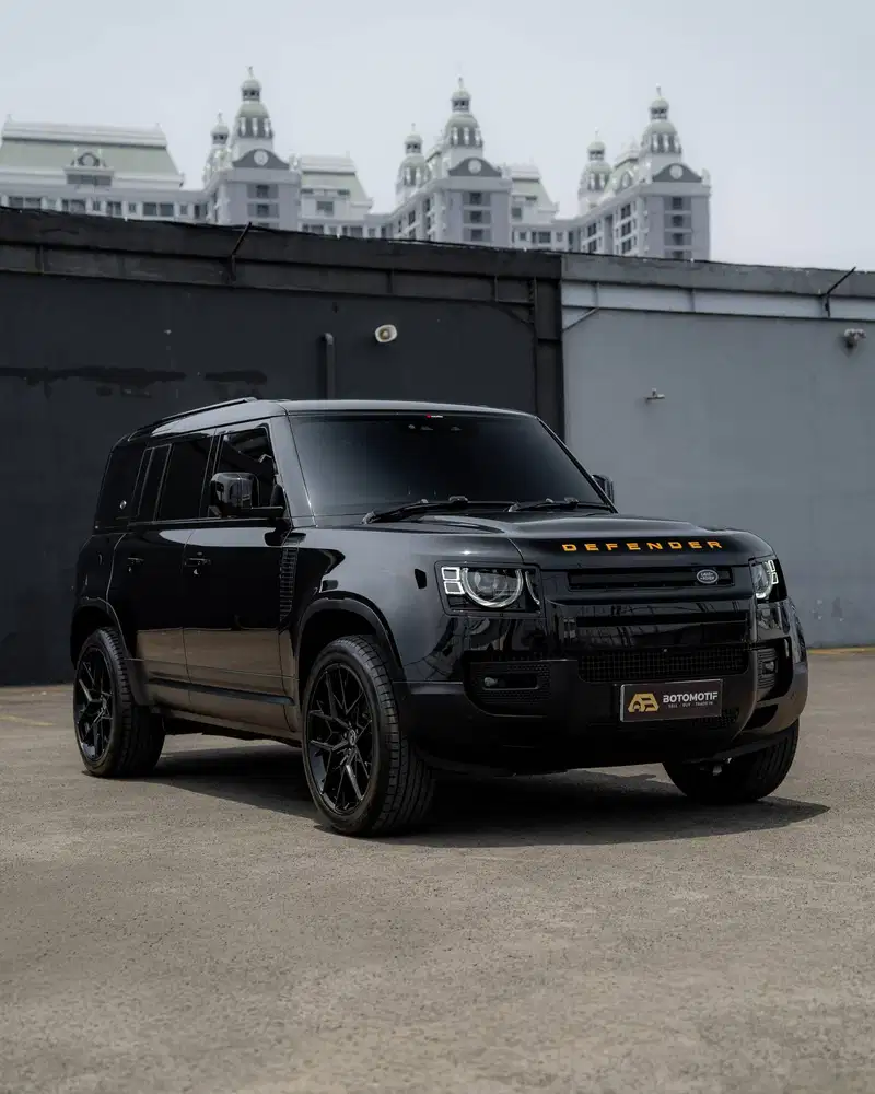 Land Rover Defender 110 X-Dynamic SE P300 Black 2021