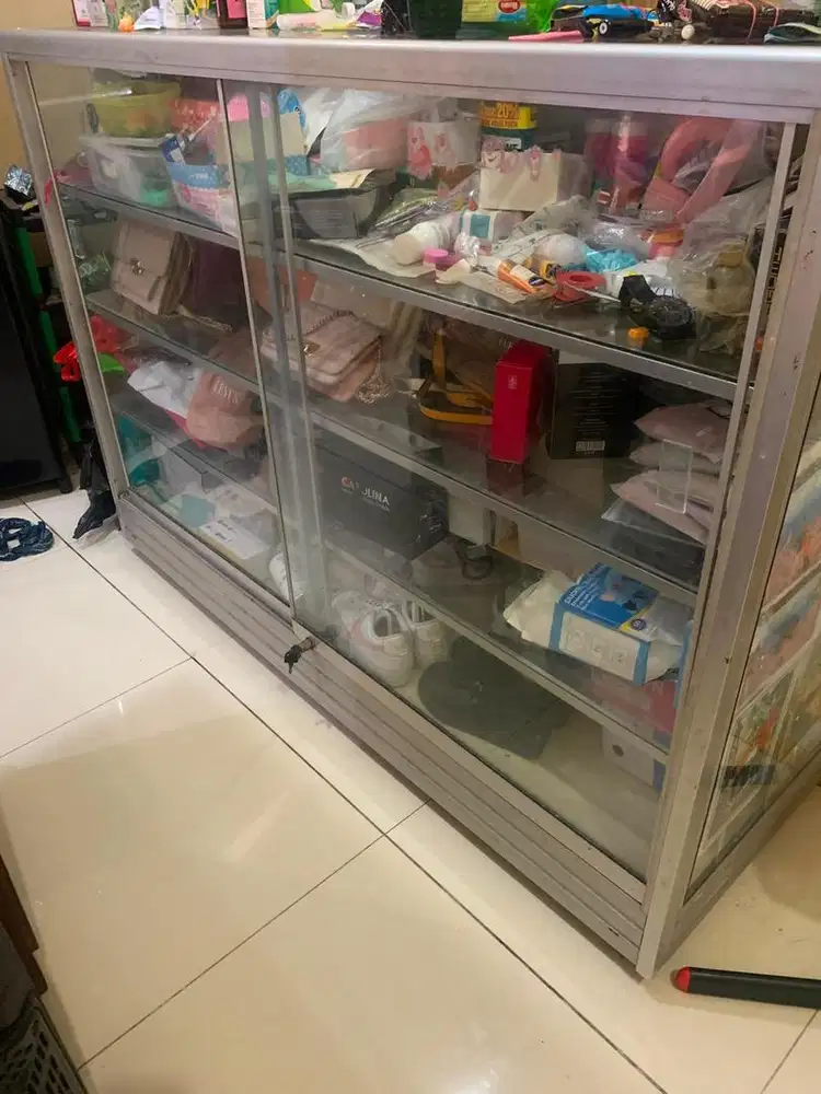 Etalase bekas murah sekali