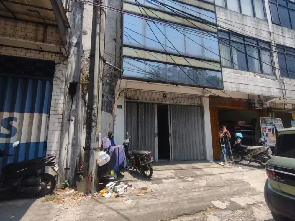 FOR RENT RUKO SIAP PAKAI STRATEGIS DI PUSAT KOMERSIAL SURABAYA KOTA MA 490