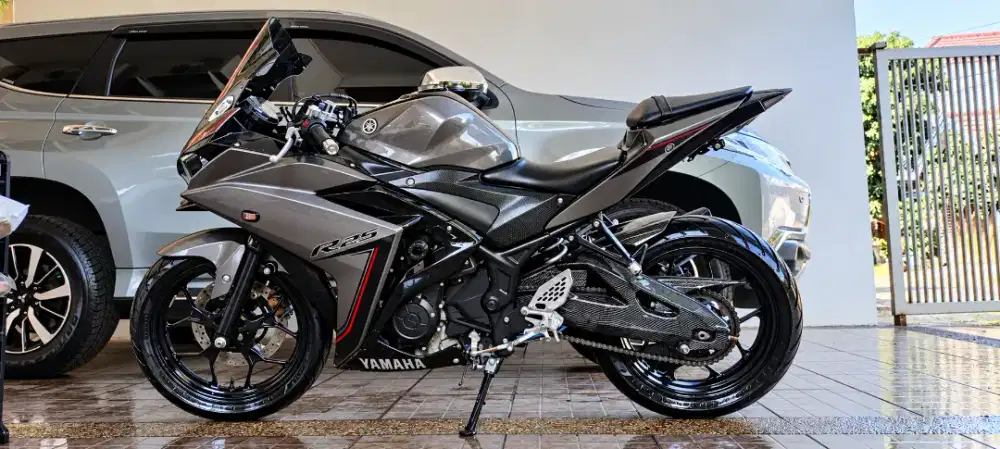 Yamaha R25 2016 dark grey
