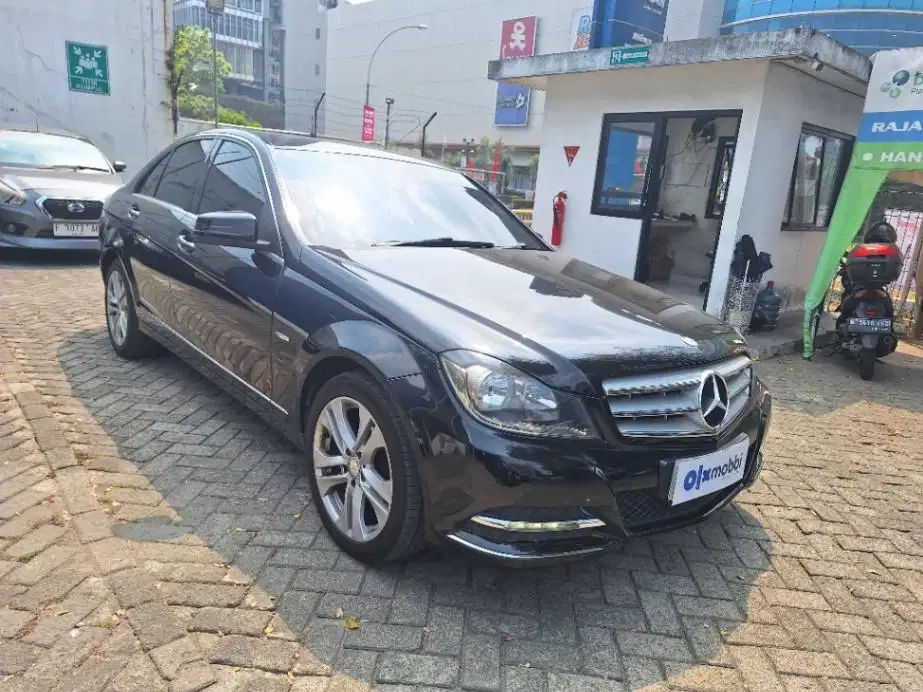 DP MURAH Mercedes-Benz C200 1.8 CGI Bensin-AT 2014 Hitam CEBIB