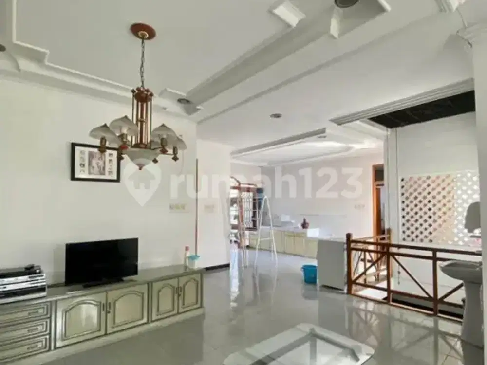 Rumah besar terawat lokasi bagus di pasir luyu bkr bandung