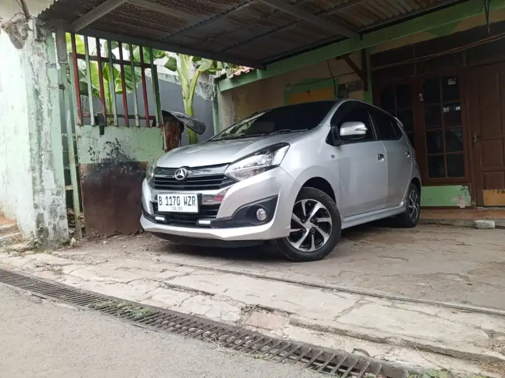 JUAL MOBIL DAIHATSU AYLA 1.2 R MT/MANUAL  2019 SURAT LENGKAP SEMUA