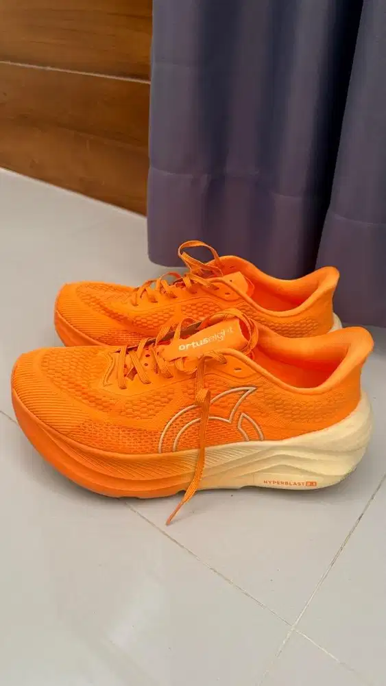 Sepatu running ortuseight