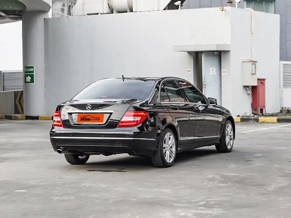 Mercy C200 CGI Avantgarde 1.8 AT 2012 Hitam