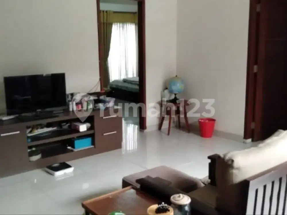 Rumah bagus 2 lantai samping griya arcamanik endah bandung