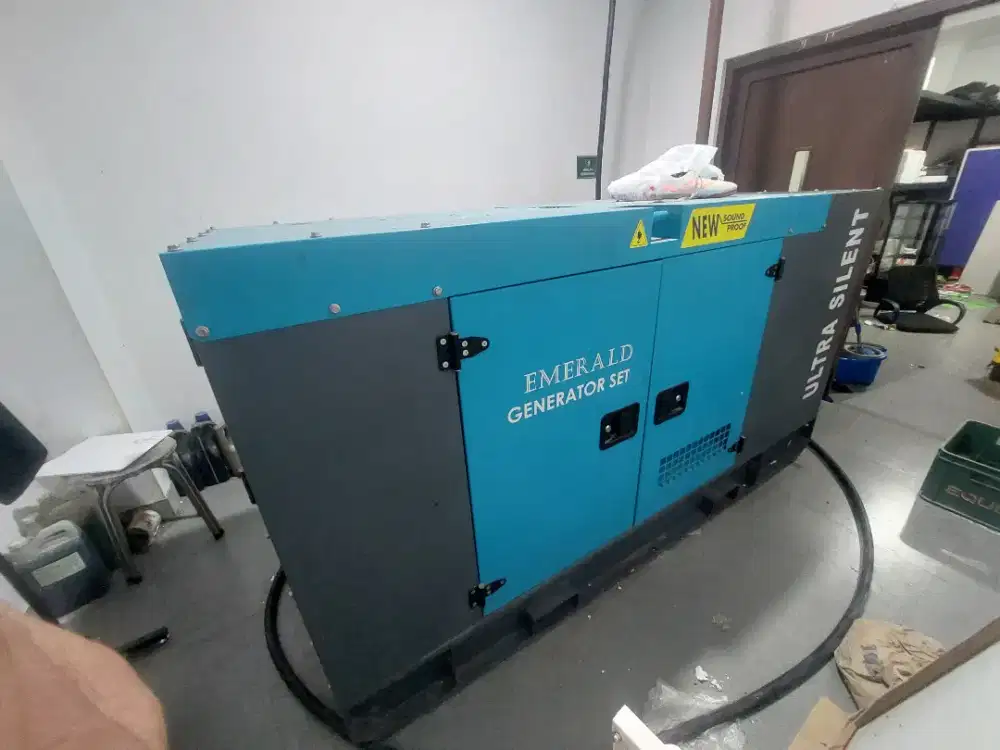 Genset Emerald industrial 30 kva Silent solar 24000 watt