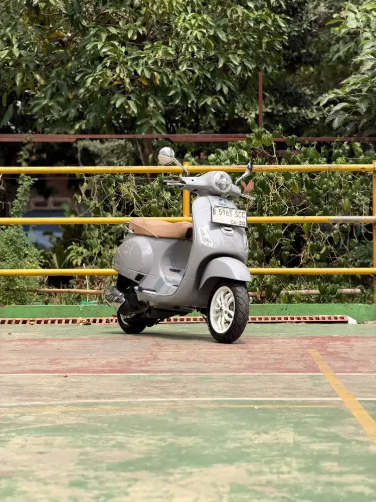 DIJUAL PIAGGIO VESPA LX 125 IGET FACELIFT THN 2025 PERFECT CONDITION