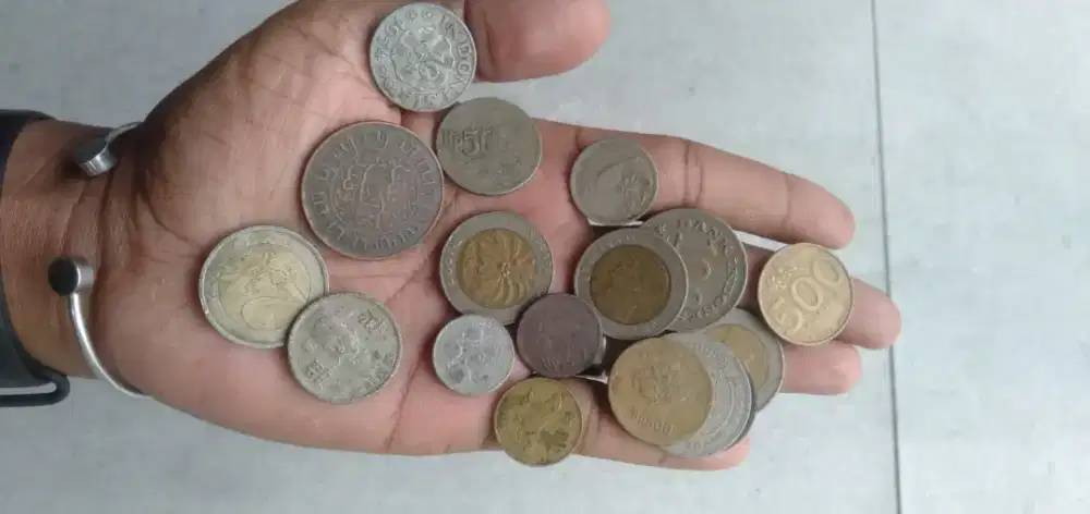 Di jual semua macam uang koin lama untuk koleksi,mahar dan koleksi