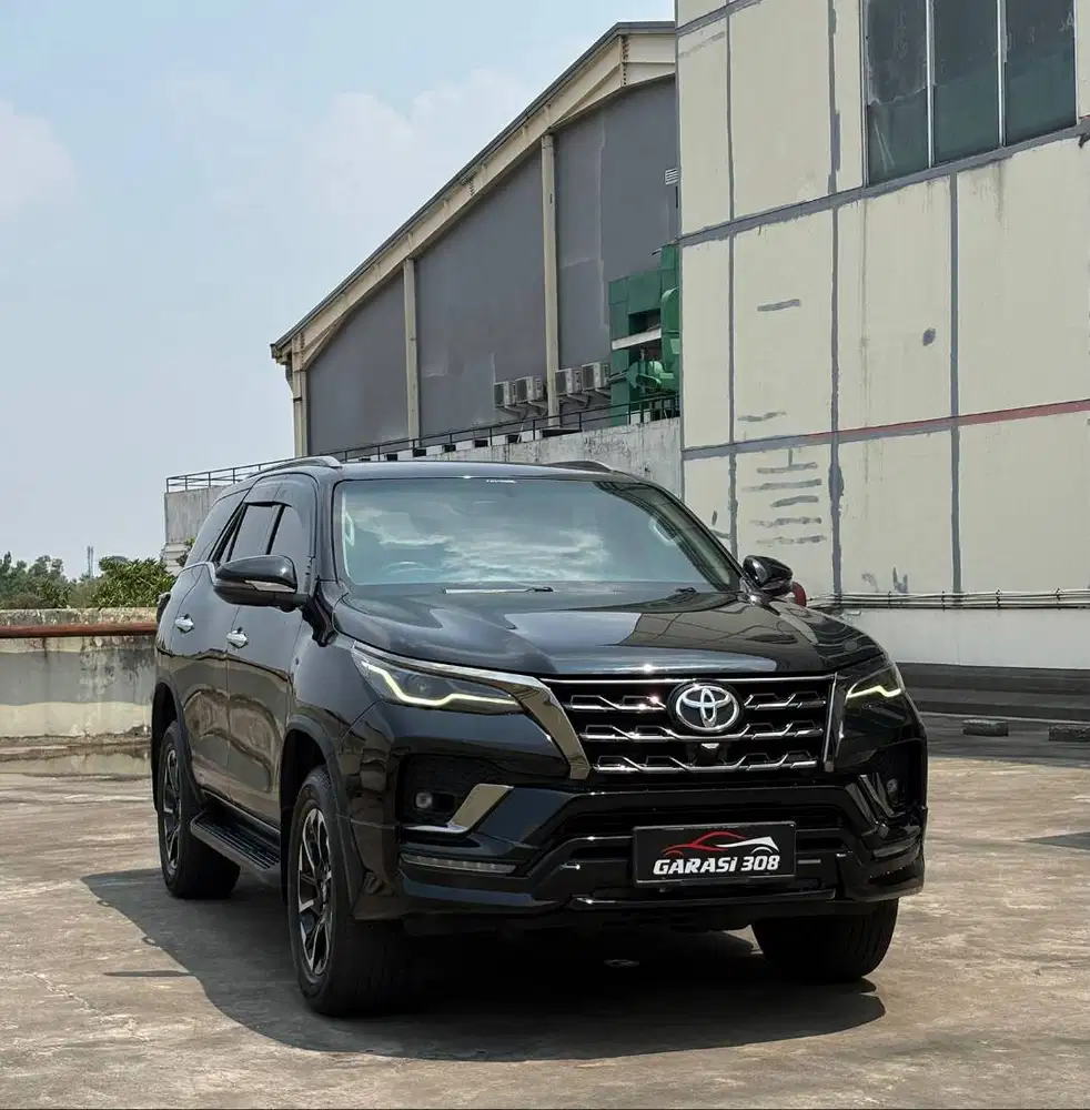 Toyota Fortuner 2.4 VRZ GR Sport AT Diesel 2022 Hitam KM 42