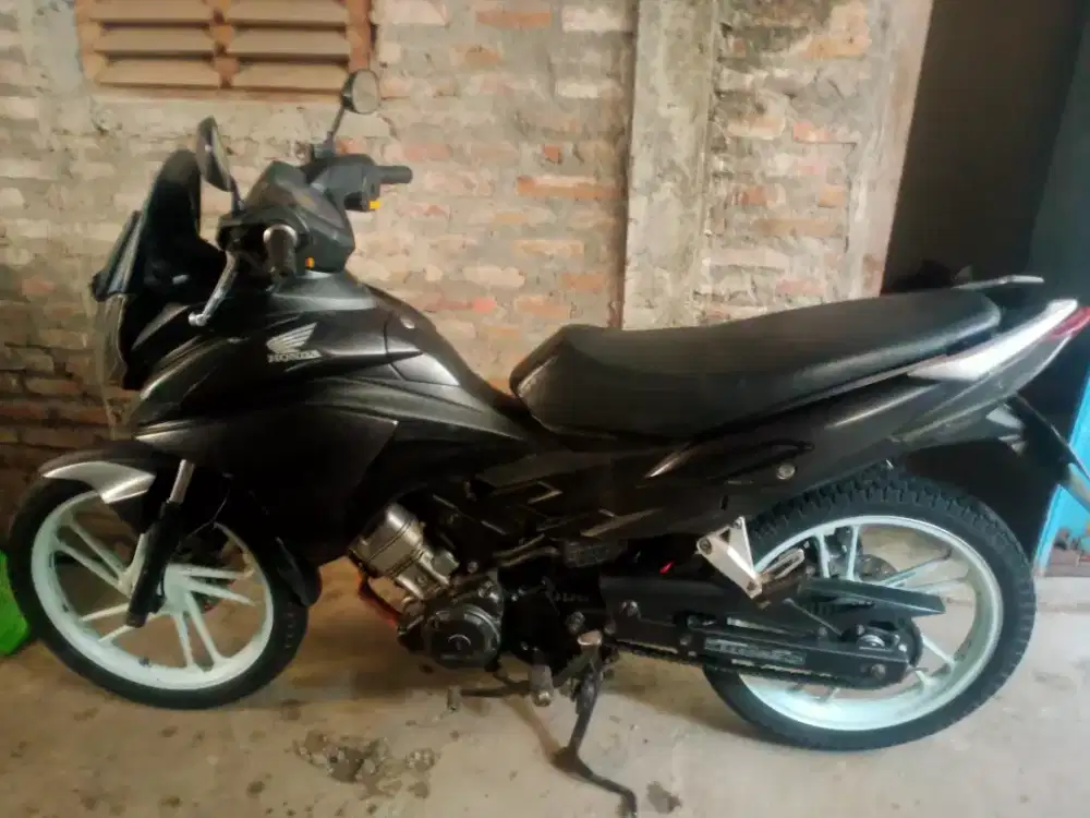 Honda cs1 standar