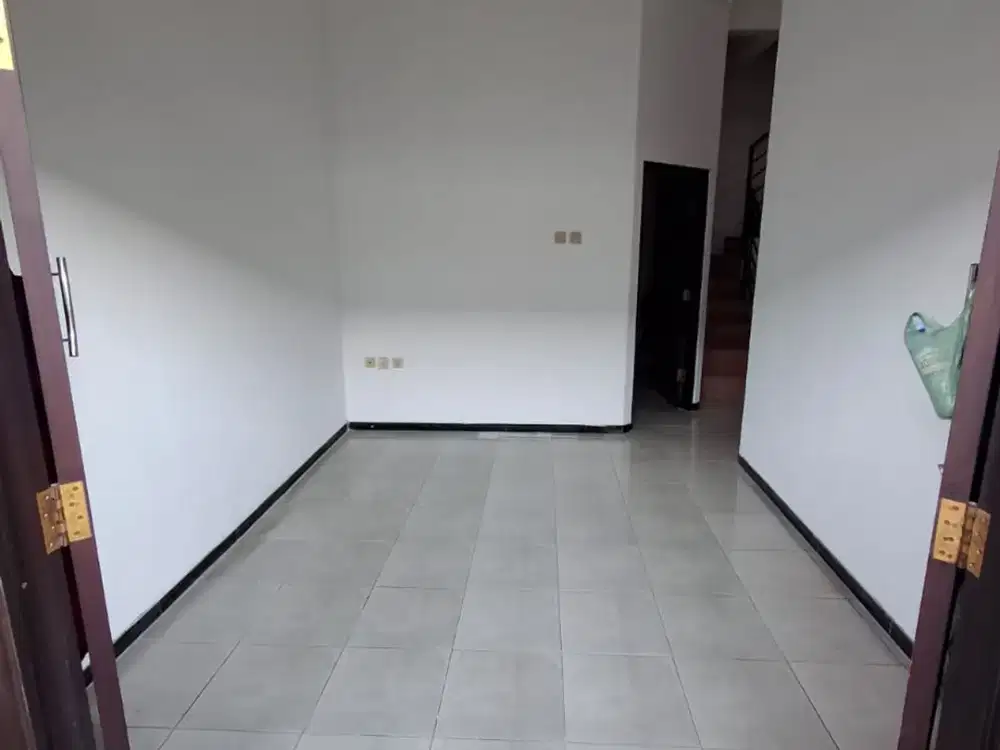 Jual Rumah 2 Lt Minimalis Lebak, Setro, Surabaya Kondisi Sudah Renov