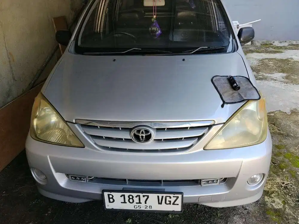 Toyota Avanza 2004 Bensin