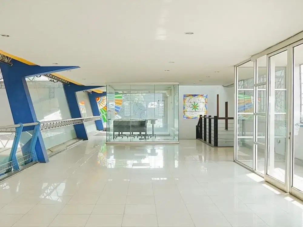 Dijual Gudang, Tempat Usaha, Gedung di Tengah Kota Bandung Murah