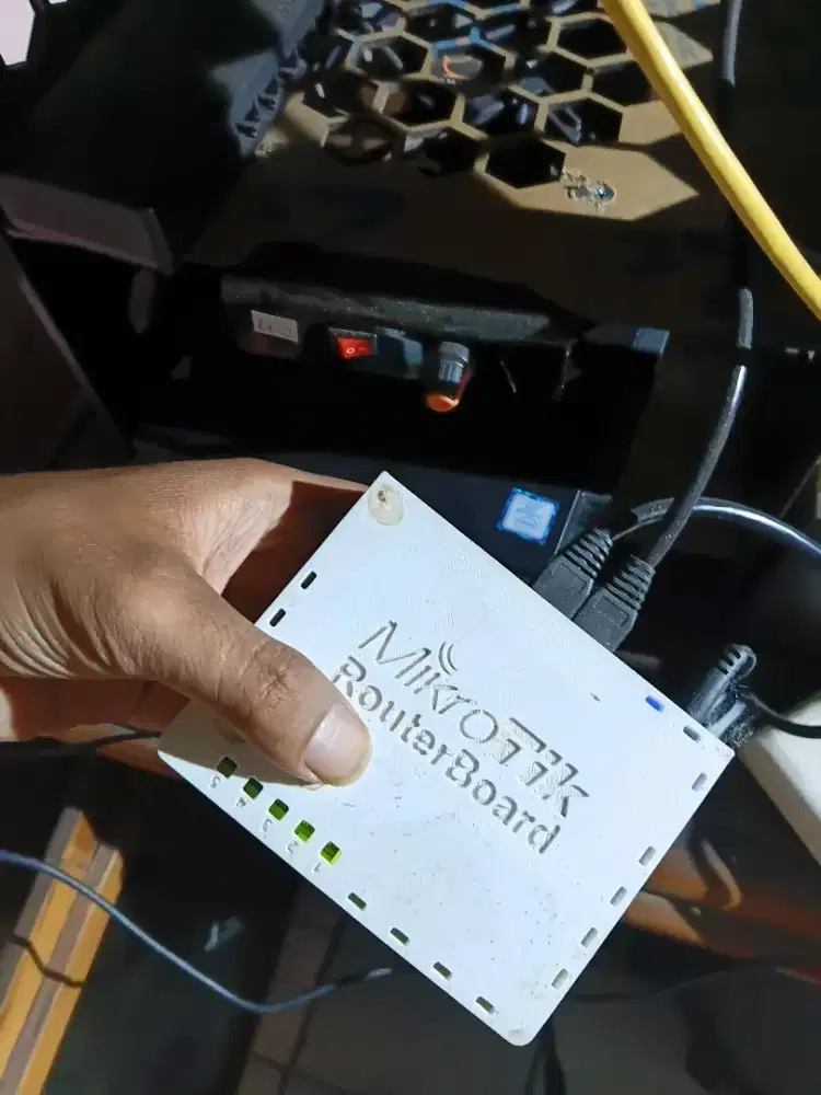 Mikrotik RB750gr3 Hex