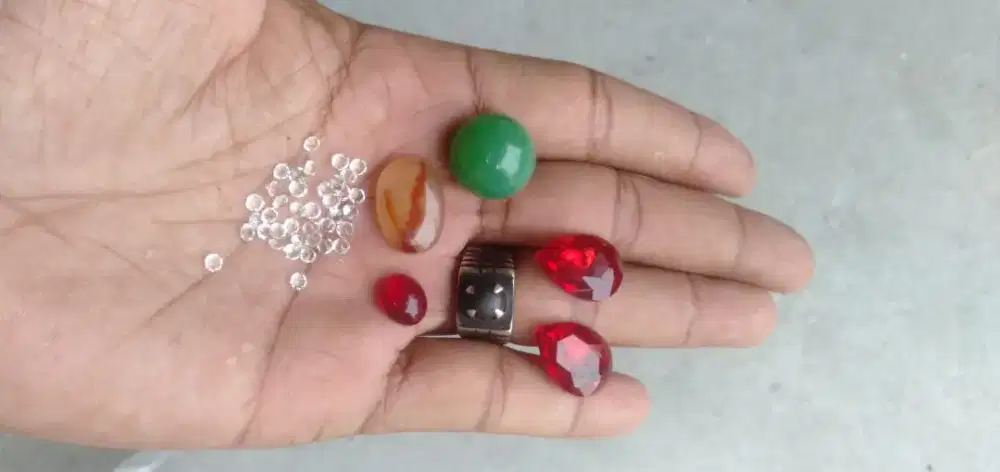 Di jual semua baru di foto ini batu cincin,batu kalung,batu gelang dll