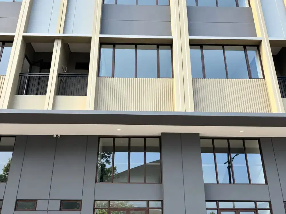 DIJUAL/DISEWAKAN Ruko Hampton East Gading Serpong 2 Muka | Jalan Utama | LT 90 LB 279 (Buyer Only)