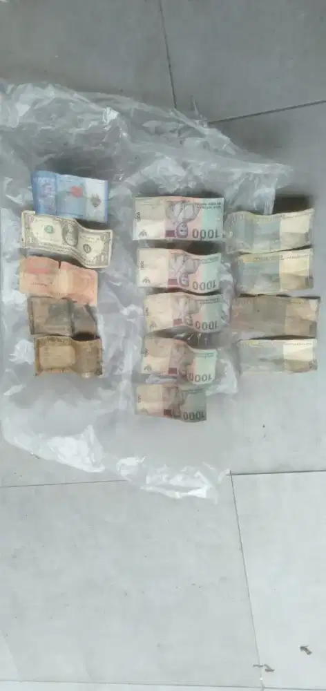 Di jual uang kertas zaman dulu yg butuh dan minat untuk koleksi,mahar,
