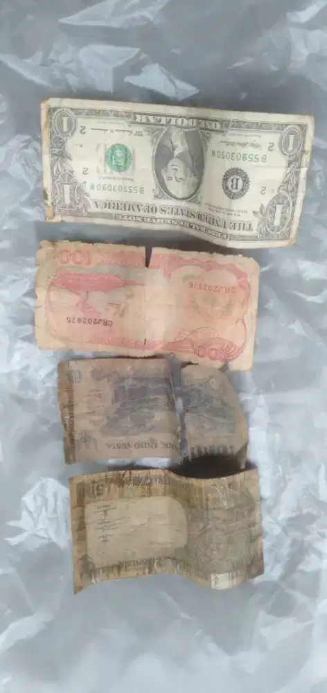 Di jual uang kertas zaman dulu yg butuh dan minat untuk koleksi,mahar,