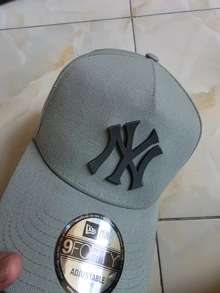 Topi New Era NY metal badge like new original MLB cap hat