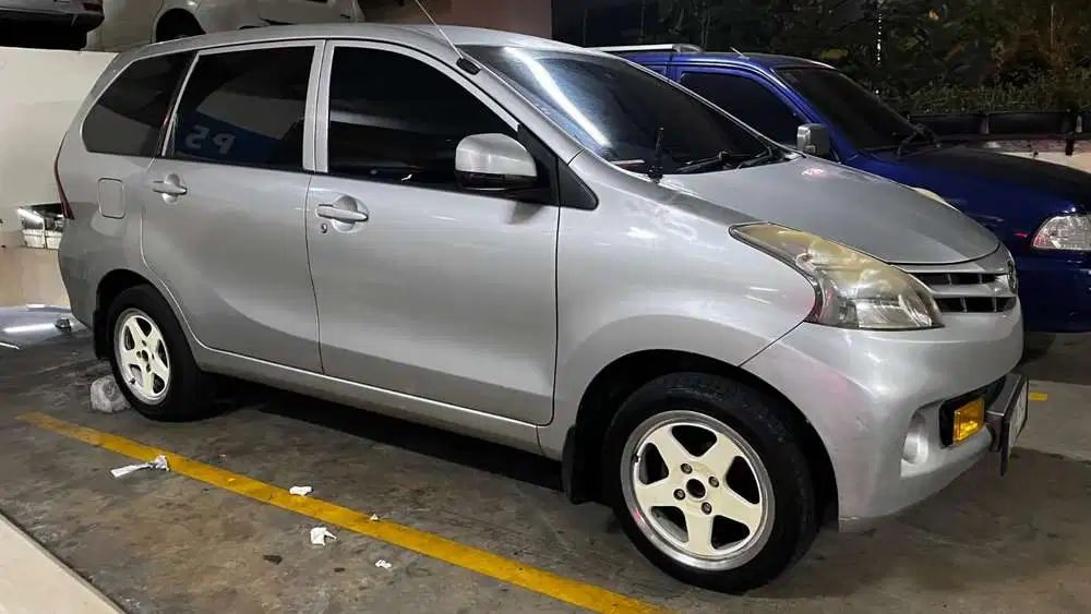 Daihatsu Xenia 2012 Bensin