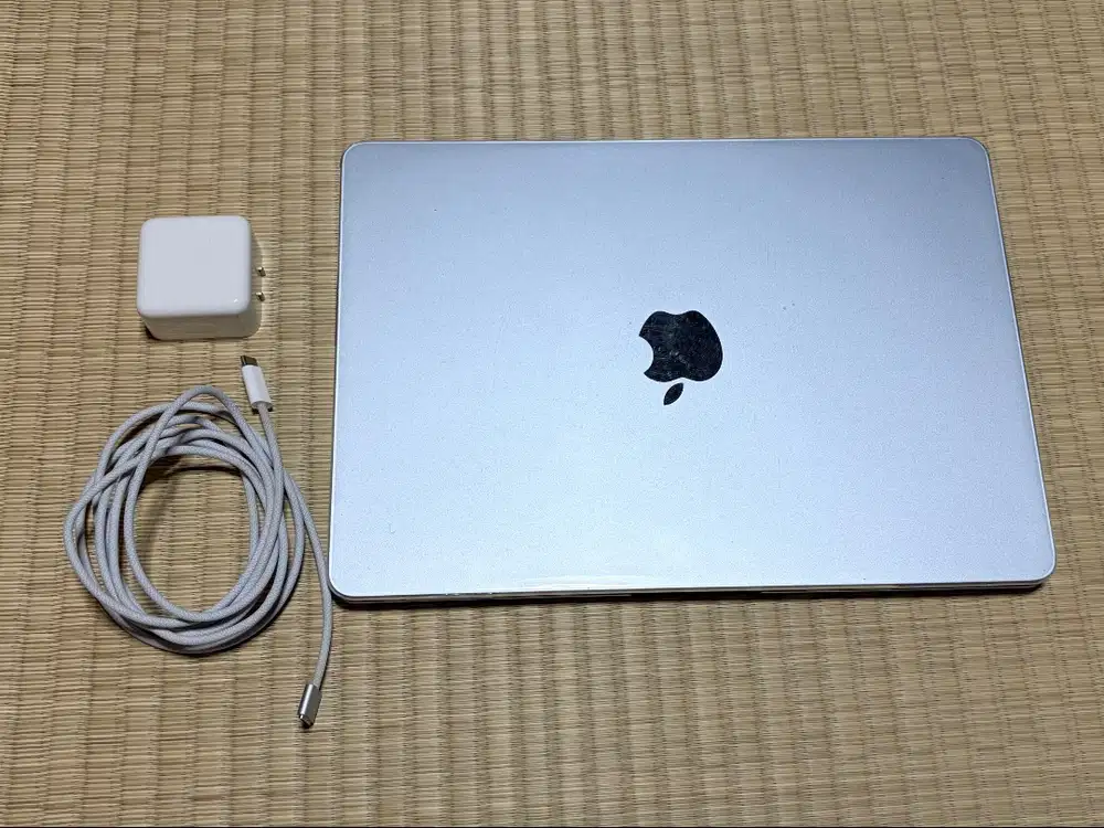 MacBook Air M4 13” 16GB 512GB Sky Blue AppleCare 2028 nego