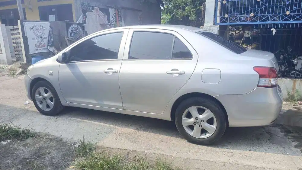 Toyota Limo 2009 Bensin