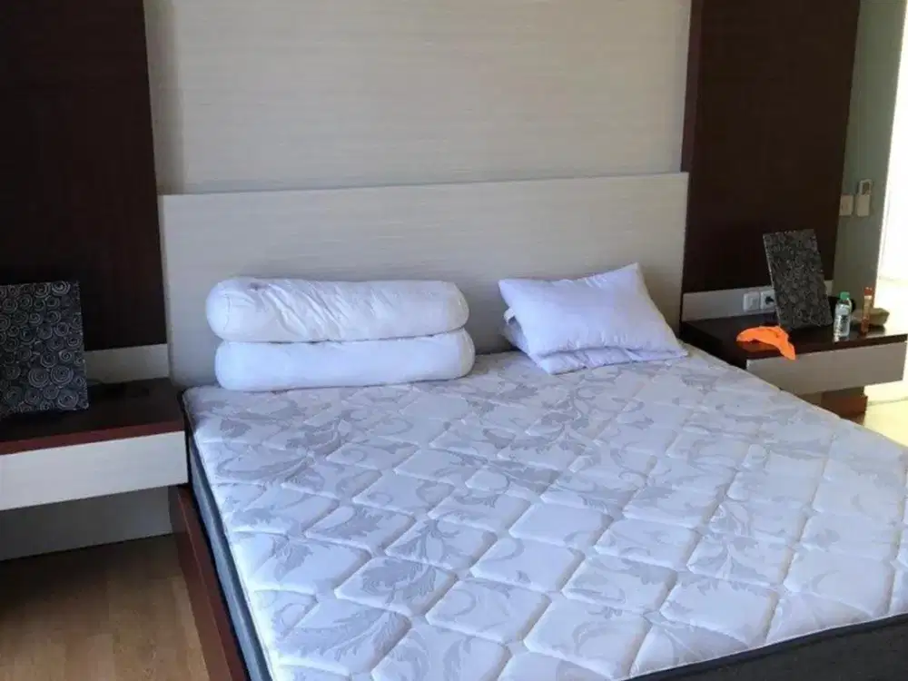 Rumah San Antonio Pakuwon City, 1 Ruang Kantor , Listrik 4400Watt , Kolam Ikan
