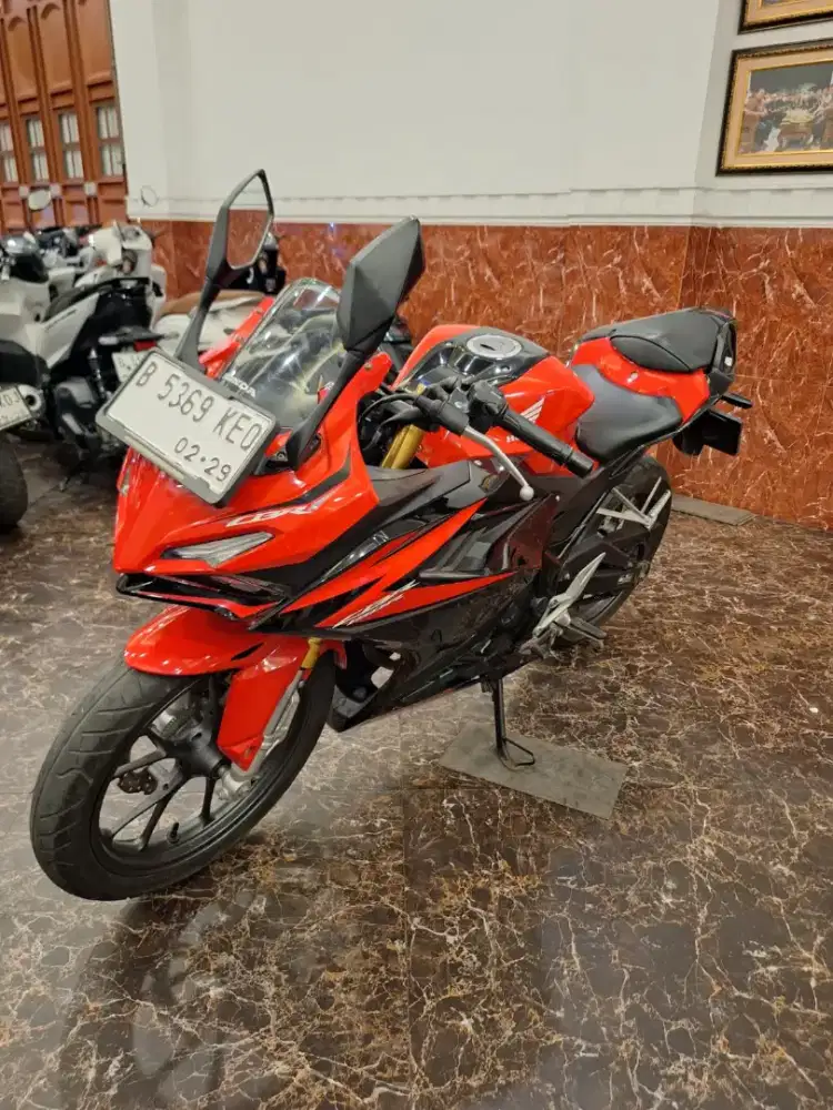 DP 1 JT HONDA CBR 150 R ABS 2023 KTP DAERAH RUMAH KOST BISA CICIL