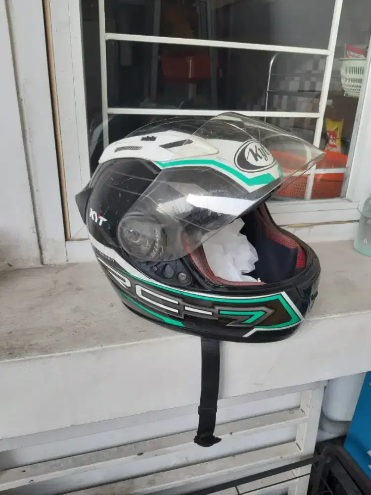 Helm KYT dan Yamaha XL