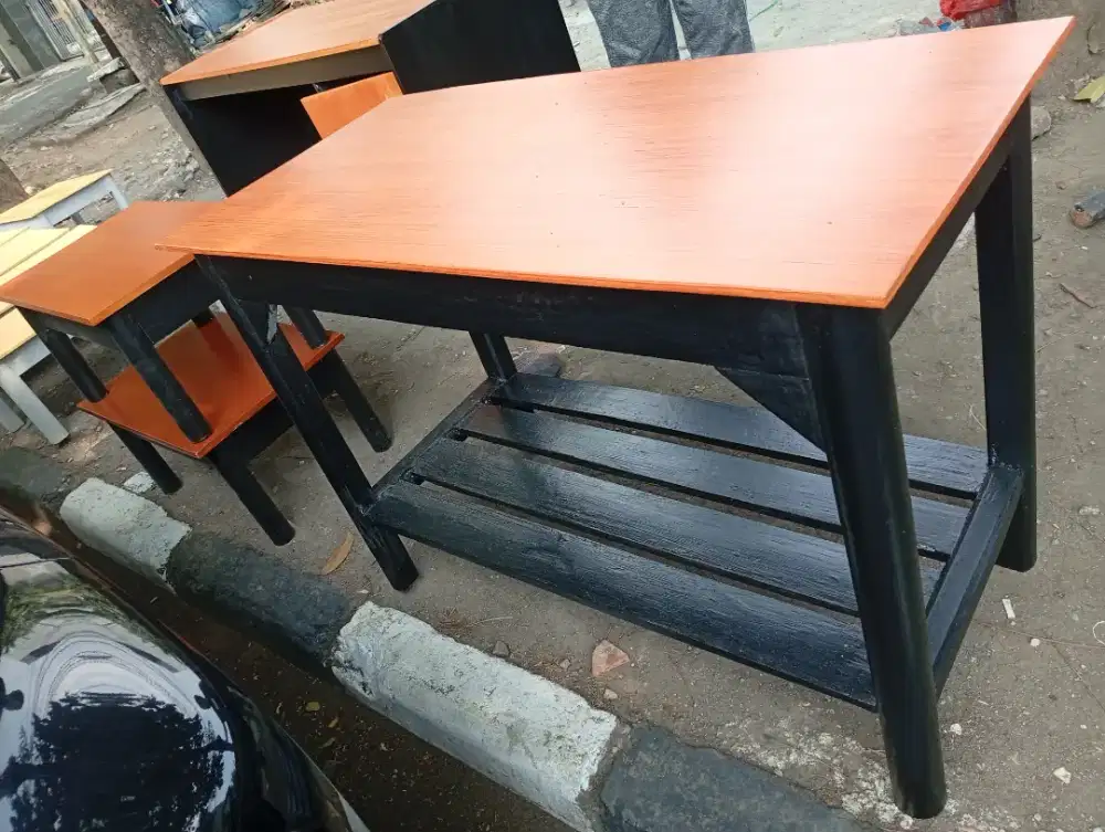 Meja kayu 2 tahap