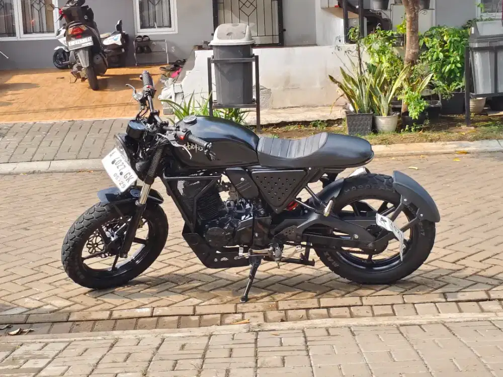 Byson 2013 custom bratcafe
