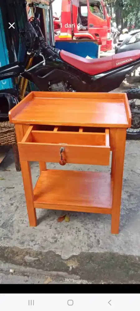 Meja kasir kecil