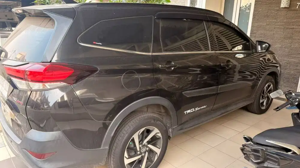 Toyota Rush 2021 TRD Sportivo Hitam AT