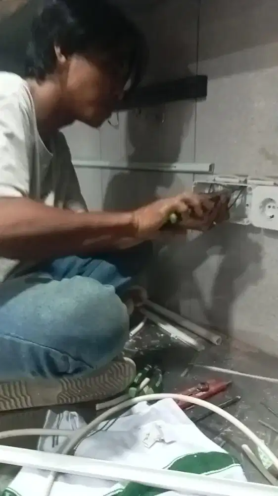 Jasa tukang listrik depok 24 jam -Nikolas Listrik