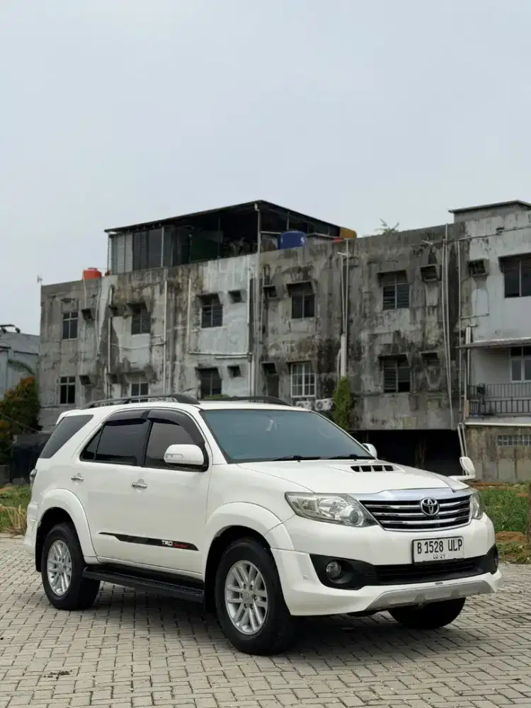 FORTUNER PUTIH VNT TRD MATIC SOLAR 2013