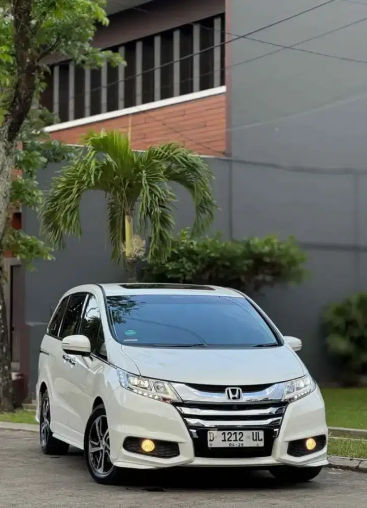 Honda Odyssey E Prestige Matic 2014  KM low 25rb