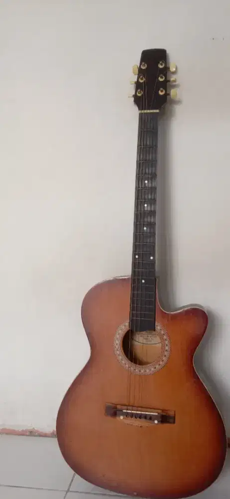 Gitar Akustik Yamaha