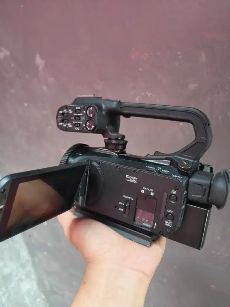 Camcorder canon xa30 like new