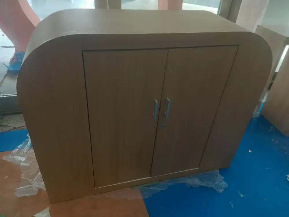 Lemari 2 pintu minimalis