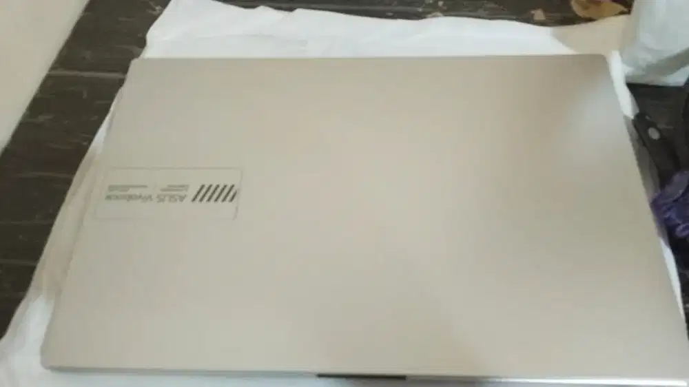 Di jual cepat laptop asus vivobook 14 GO E1404Fa