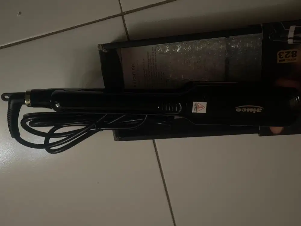 Hair Straighteners AIUEO