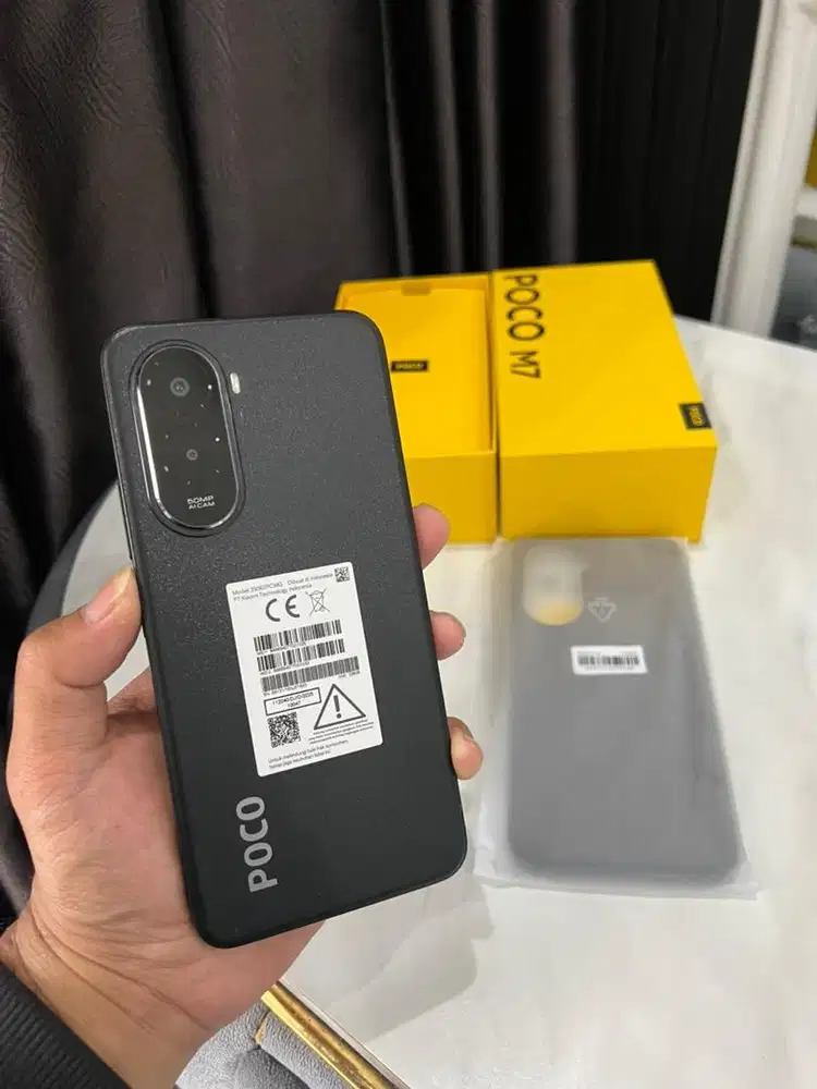 POCO M7 8/256GB FULLSET GARANSI AKTIF