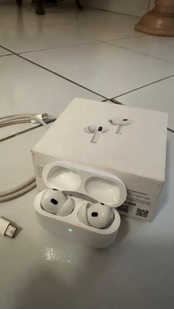 AIRPODS PRO 2 SECOND — FULL SET!