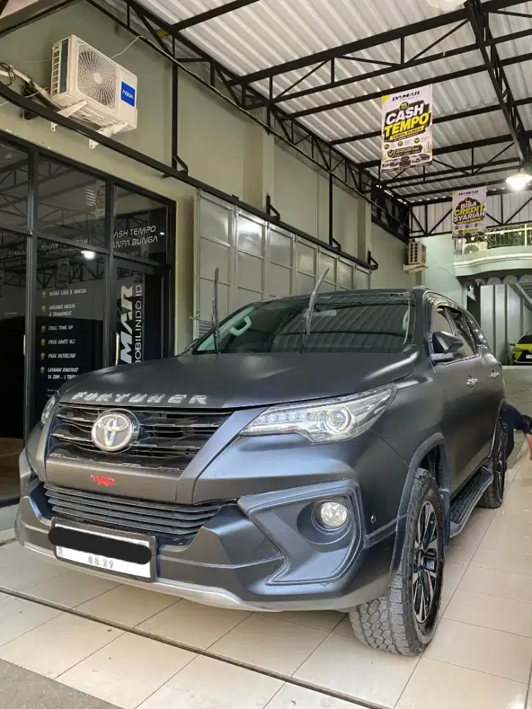 Toyota Fortuner VRZ TRD Dsl AT 2019 Hitam Istimewa Siap Pakai TDP 40jt