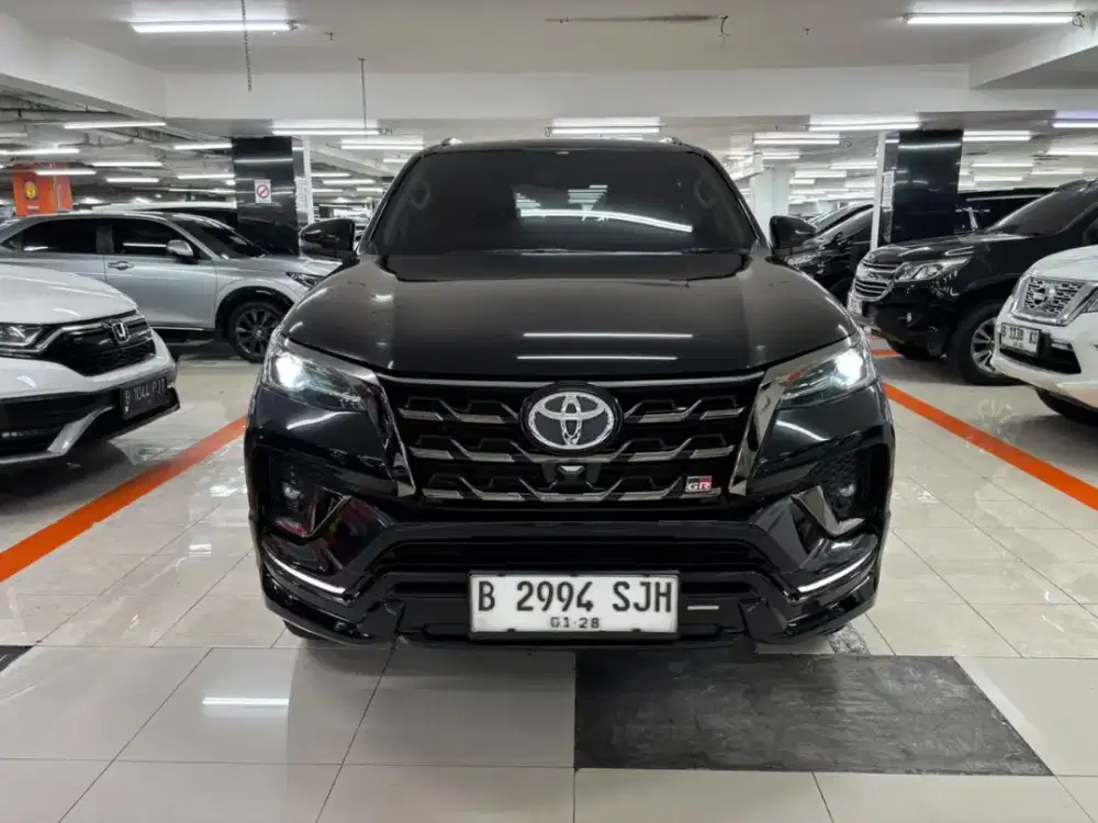 Fortuner vrz GR 2.8 2022 hitam at pribadi