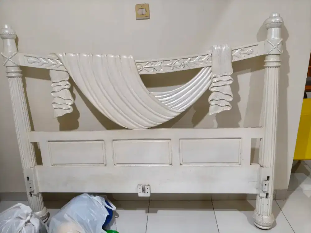 Tempat Tidur Jati Premium