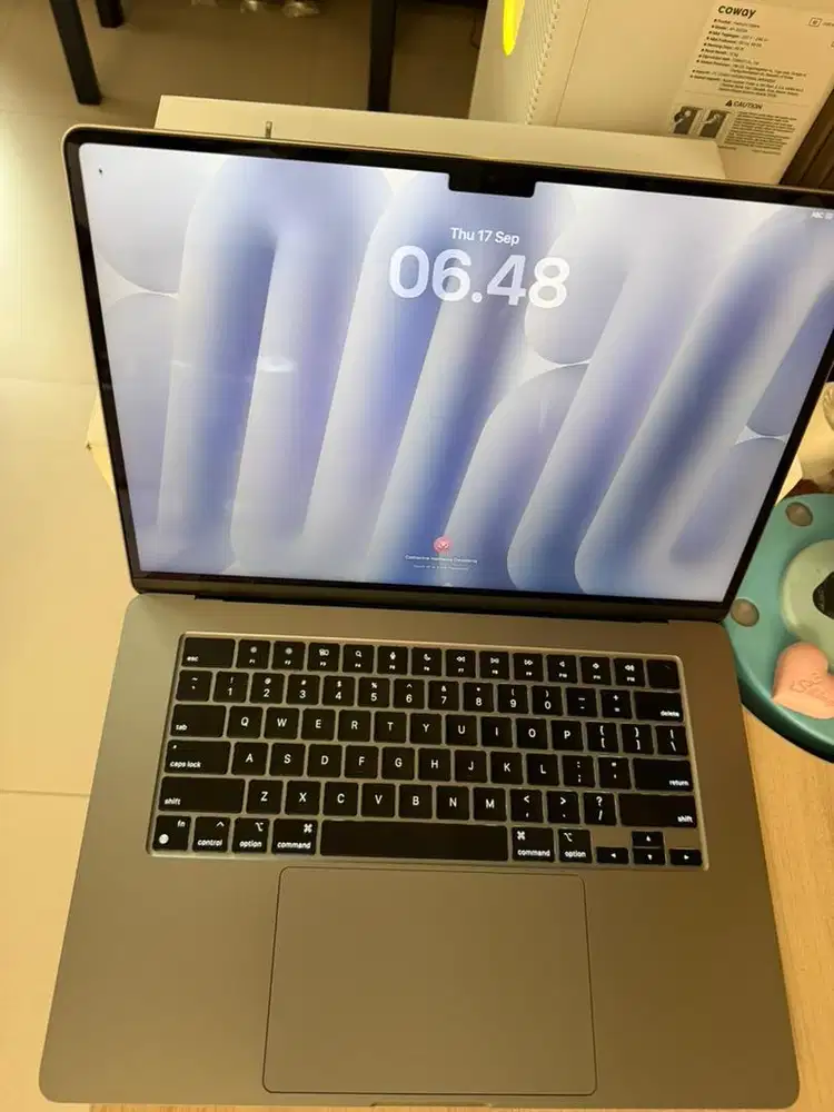 MacBook M3 8/256